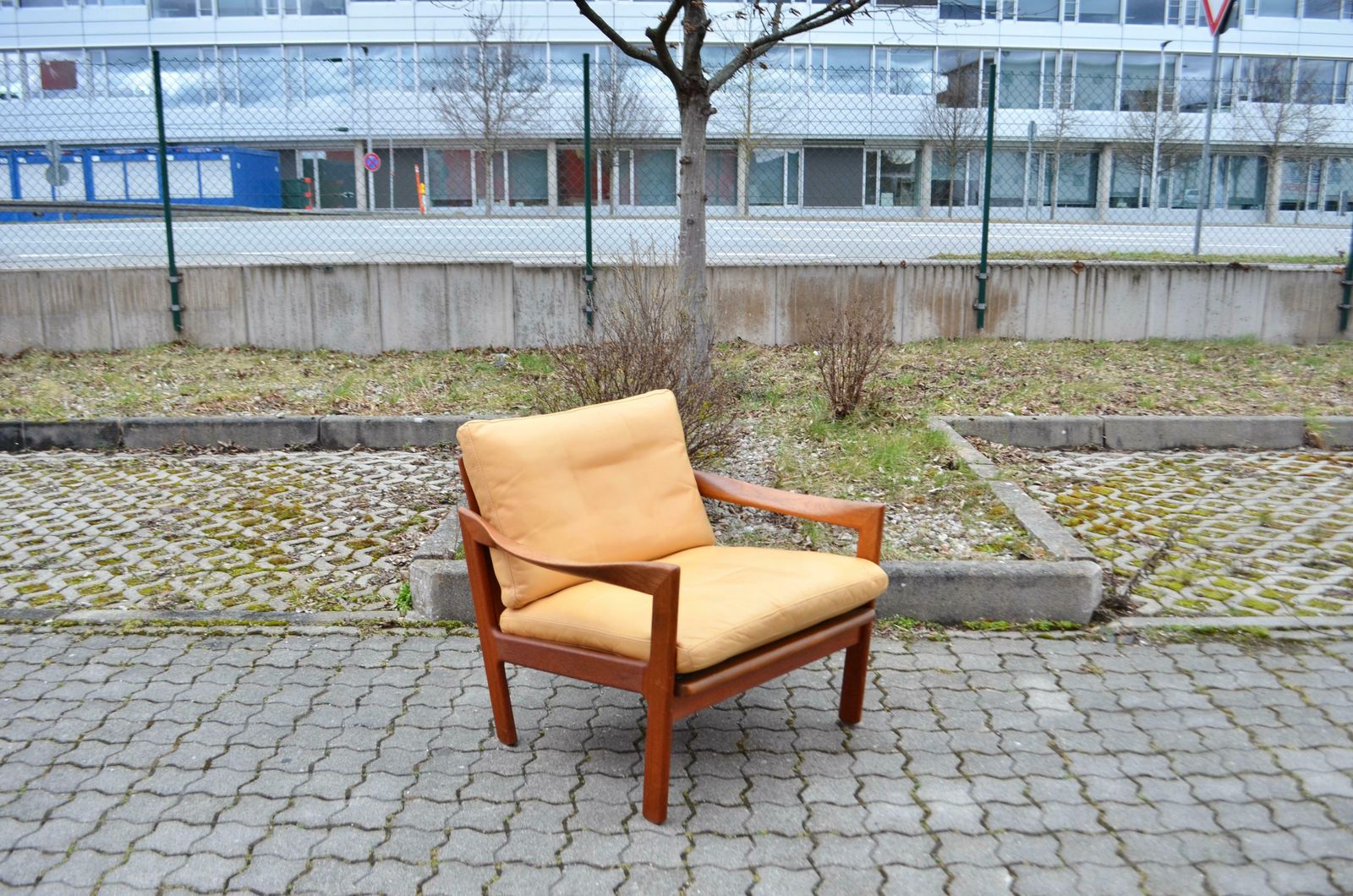 photo for sale Illum Wikkelsø Wikkelsoe Leather Teak Armchair Chair Ocher Niels Eilersen 1 Of 3