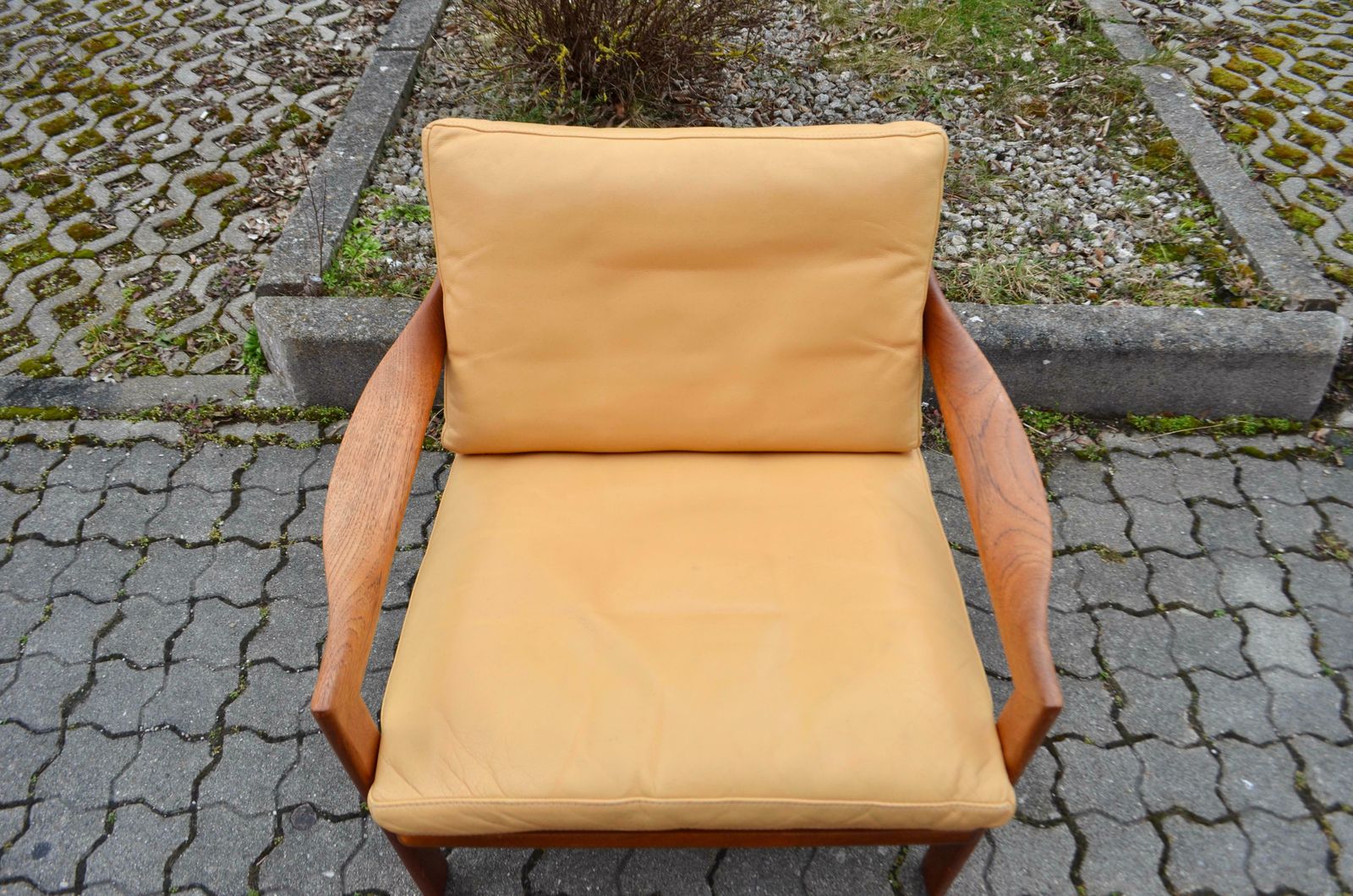 2115.0 Illum Wikkelsø Wikkelsoe Leather Teak Armchair Chair Ocher Niels Eilersen 1 Of 3 photo
