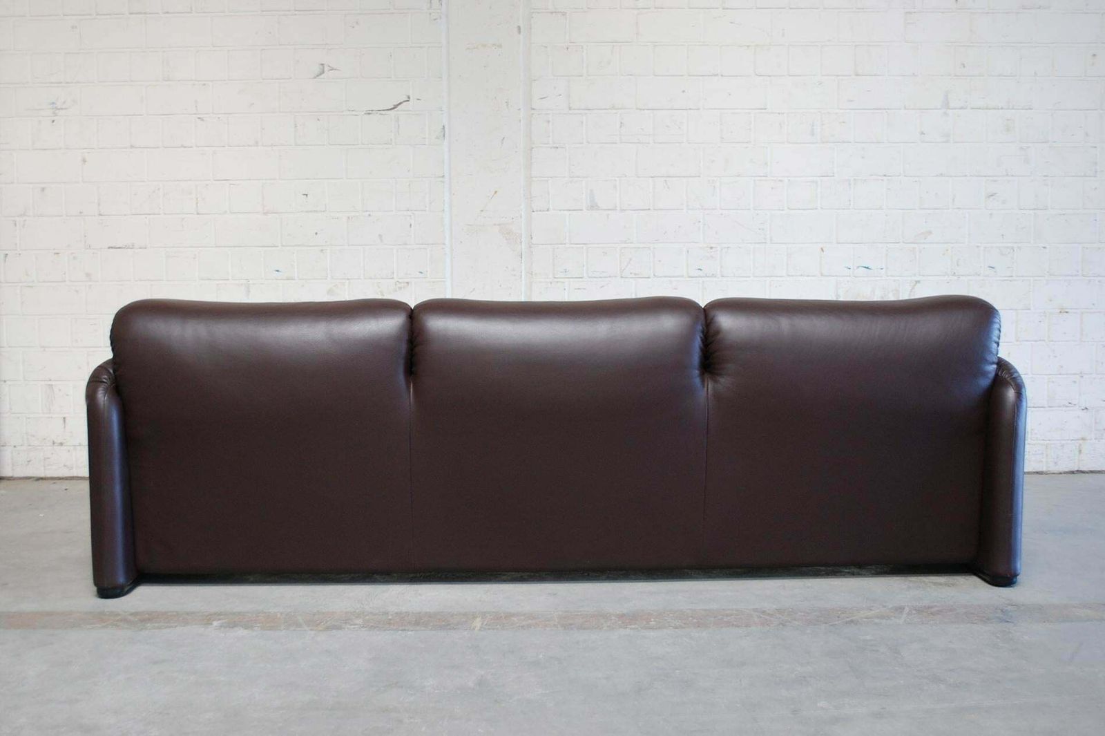Cassina Maralunga Ensemble Leather Sofa And 2 Chairs And 1 Ottoman photo buy