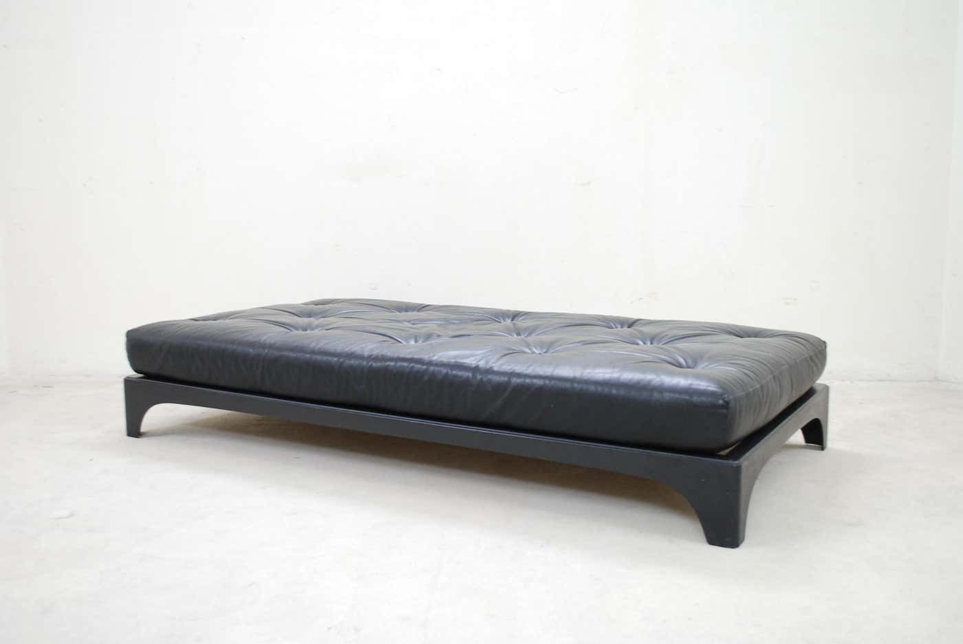 1587.0 Vintage Fibreglass Black Leather Daybed photo