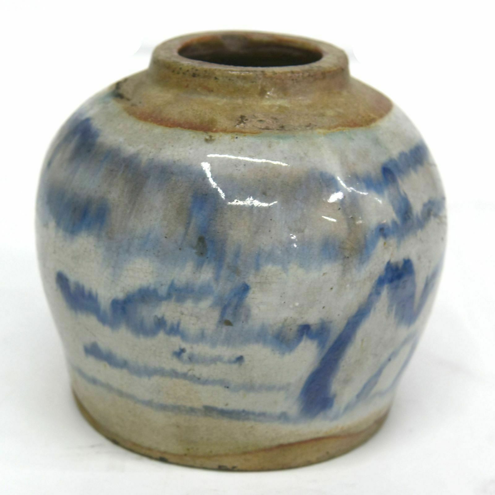 Asian Lidded Pot From The Late 19th Century, White And Blue photo vinterior