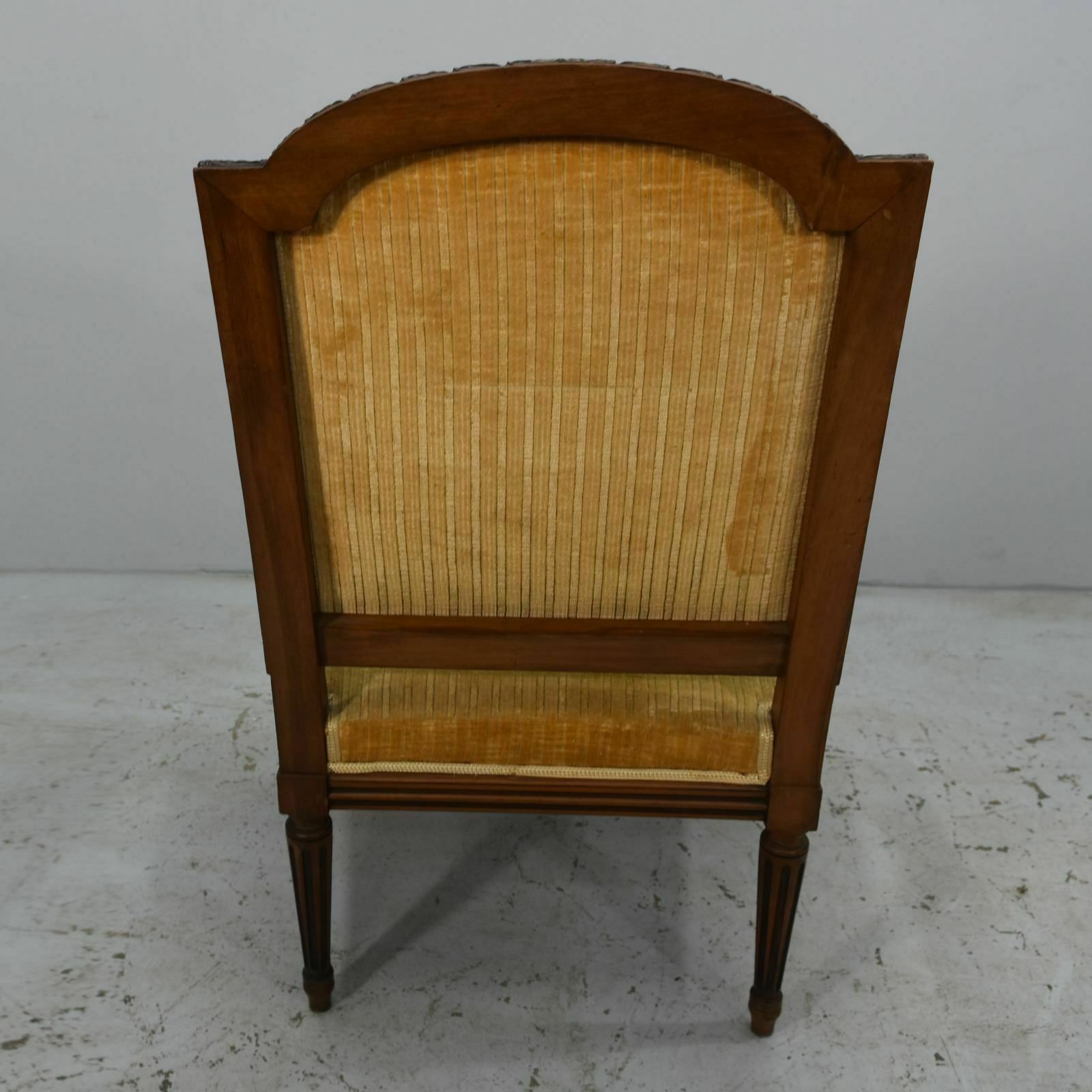 1947.0 Living Room With Louis XVI Style Chairs And Armchairs 4 Pieces Late 19th Century In Walnut photo