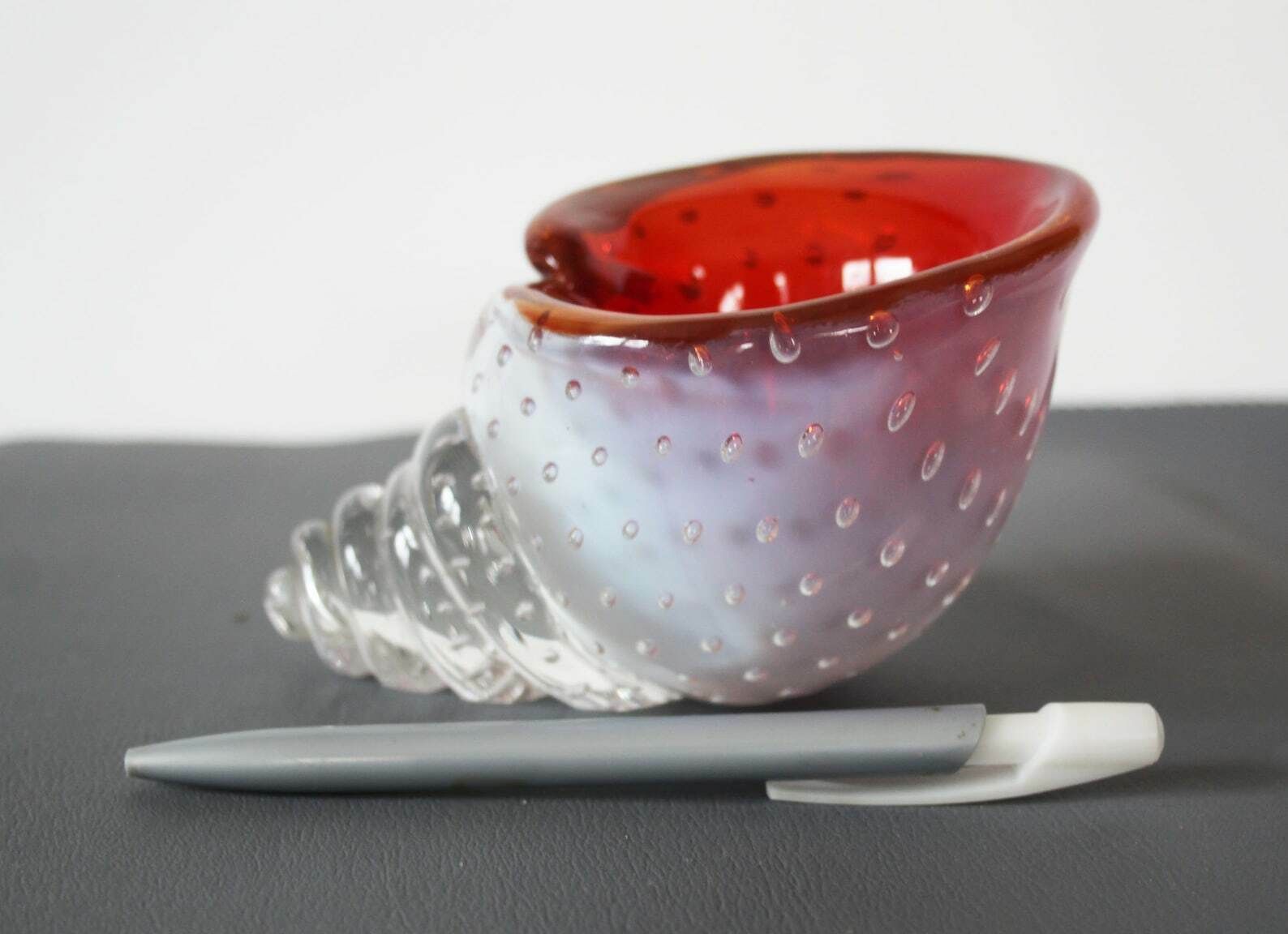photo for sale Vintage Retro Italian Murano Art Glass Conch Shell Bowl, White And Red, Bullicante Hand Blown, Bonbonniere Vide Poche, Sommerso, Bubbles