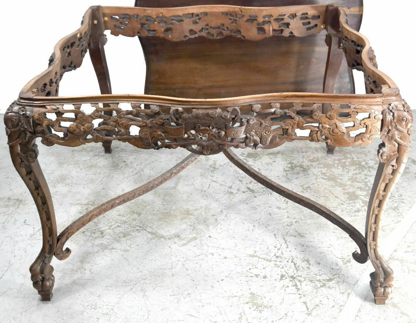 Indochinese Dining Room Table, In Rosewood With Bat Decoration photo 7344.0