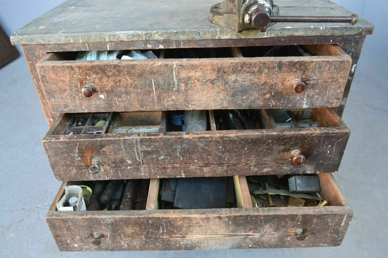 Rustic Workbench Chest Of Drawers With Vice Early 19th Century photo 810.0