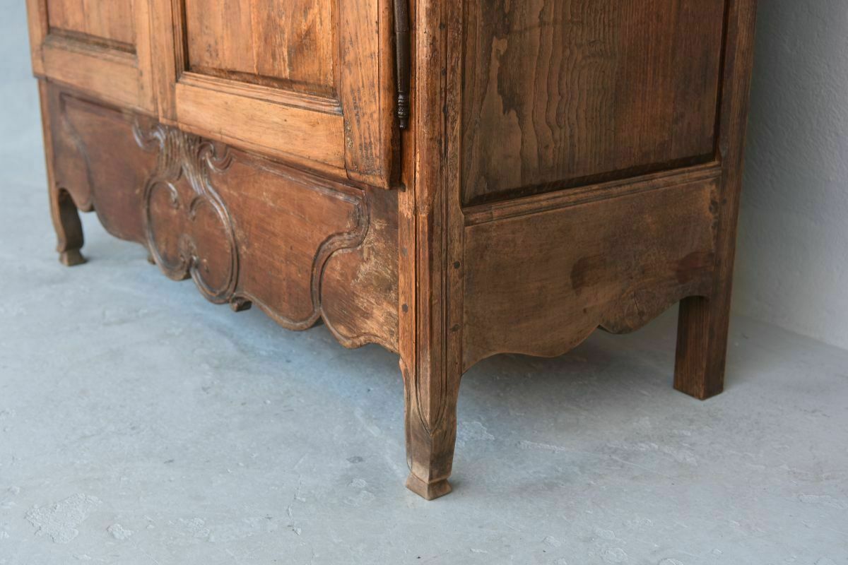 18th Century Walnut Cabinet, 18th Century And Earlier photo vinterior