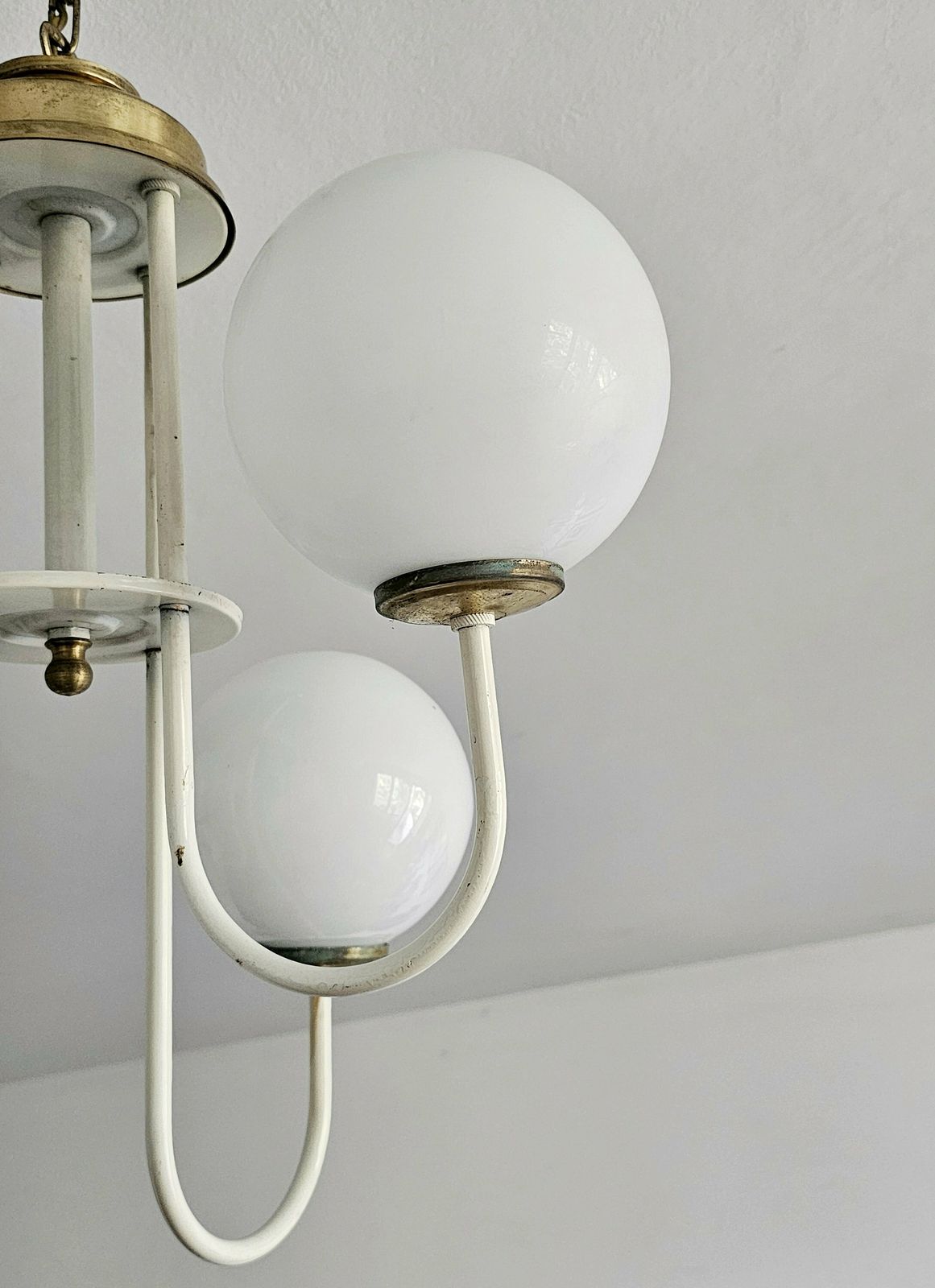 Rare Mid Century Modern Chandelier With 4 Opaline Glass Balls // Elegant Cascade Chandelier // Made In Italy In 1960s photo vinterior