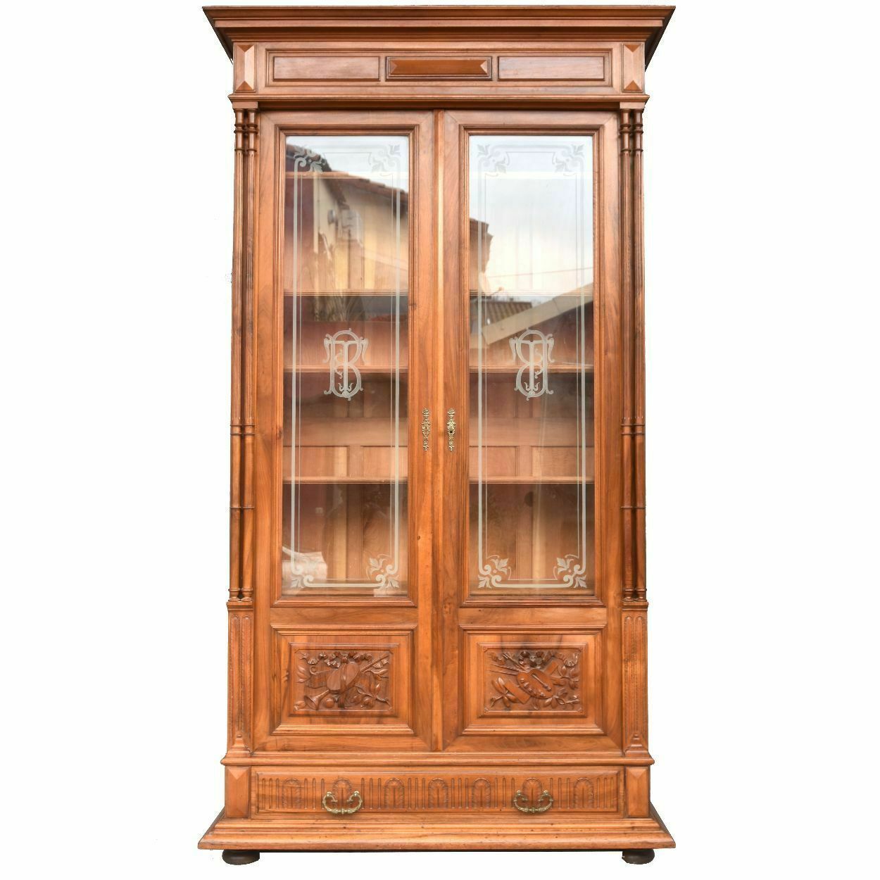 Renaissance Style Bookcase In 19th Century Walnut