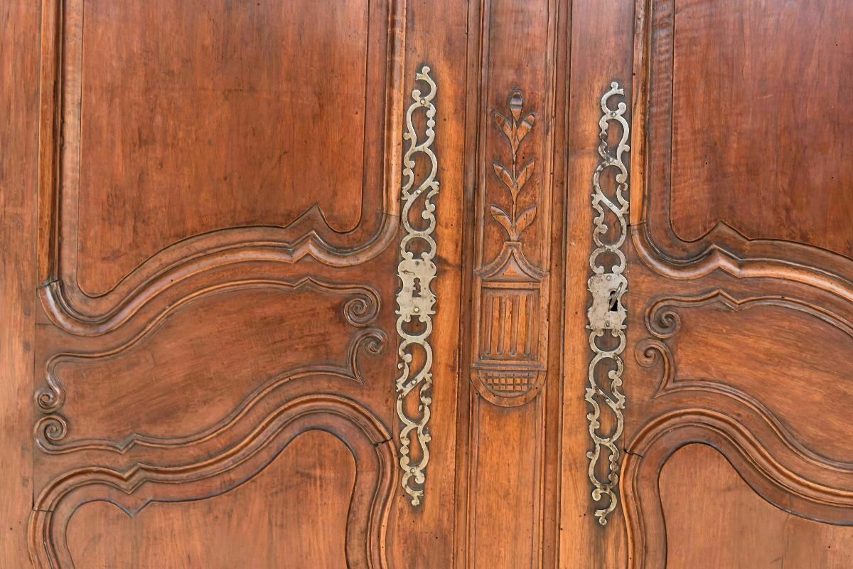 Louis XV Nîmes Wedding Wardrobe From The 18th Century In Walnut To Be Restored photo 4104.0