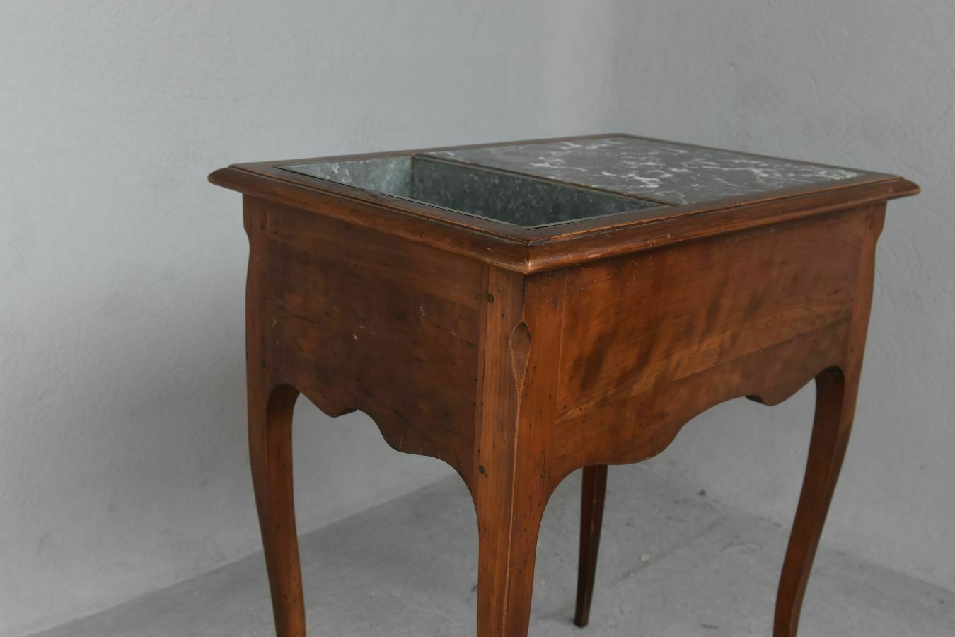 Cooler Small Piece Of Furniture From The 1940s photo vinterior