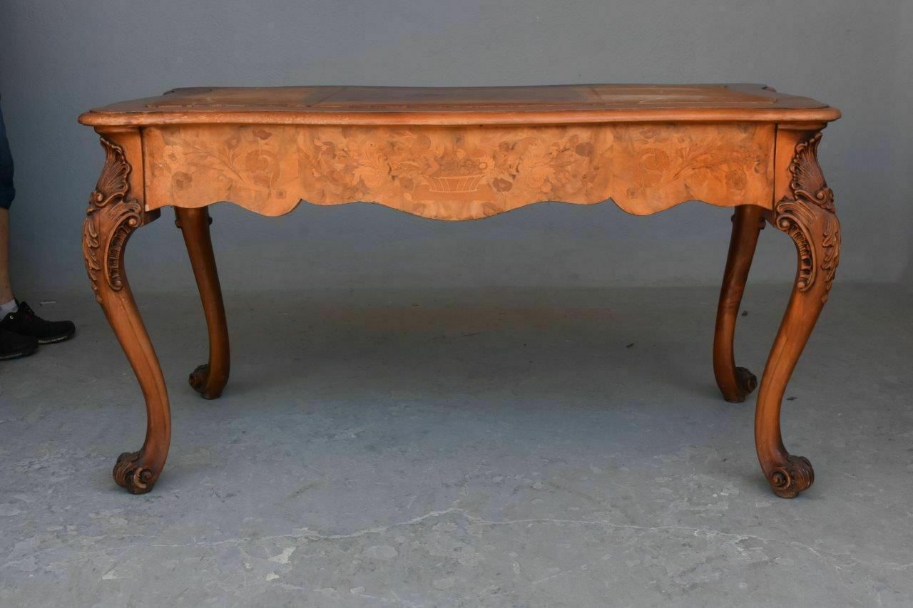 photo furniture Richly Inlaid Desk Decorated With Arabesques Flowers Birds 20th Century