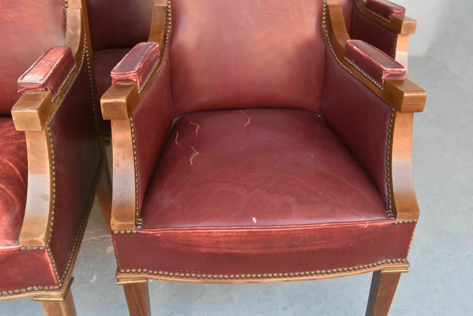 1940 Shepherdess Armchairs In Mahogany And Red Leather (Set Of 7) photo buy