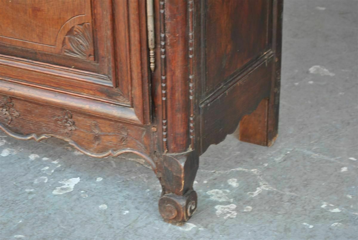 photo furniture 18th Century Oak Cabinet, 18th Century And Earlier