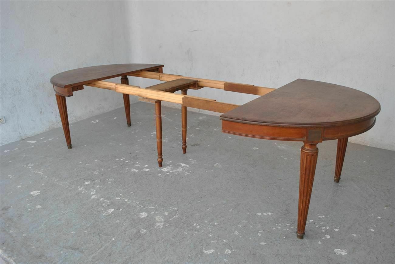 Oval Mahogany Table With Scrapers On The Sides, Late 19th Century photo Furniture