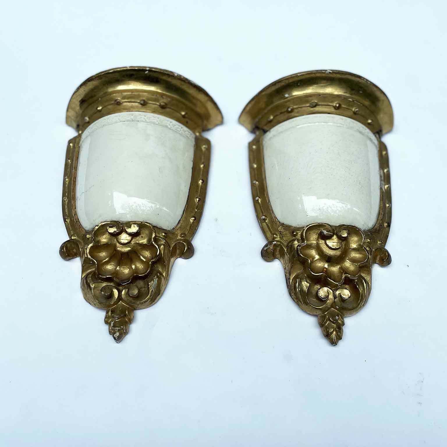 Furniture Pair Of Golden Shelves With Giustiniani 1800 Ceramics photo