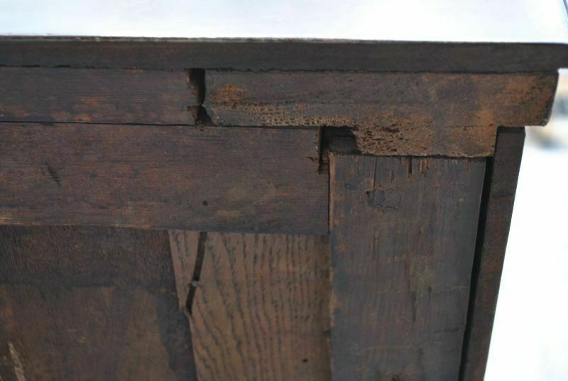 photo vintage 19th Century Flamed Mahogany Inlaid Chest Of Drawers