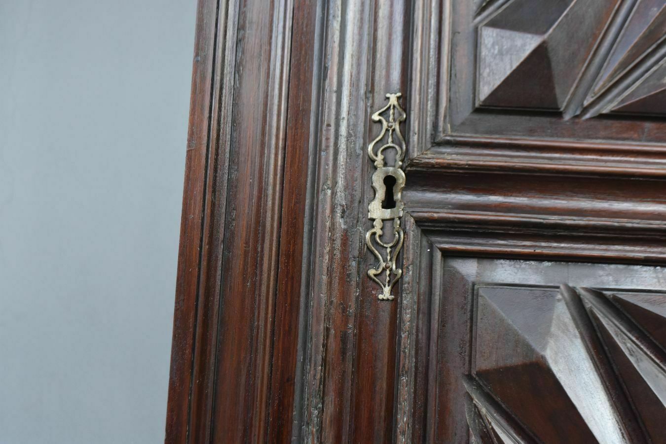 Louis XIII Walnut Bonnetress XVIII photo vinterior