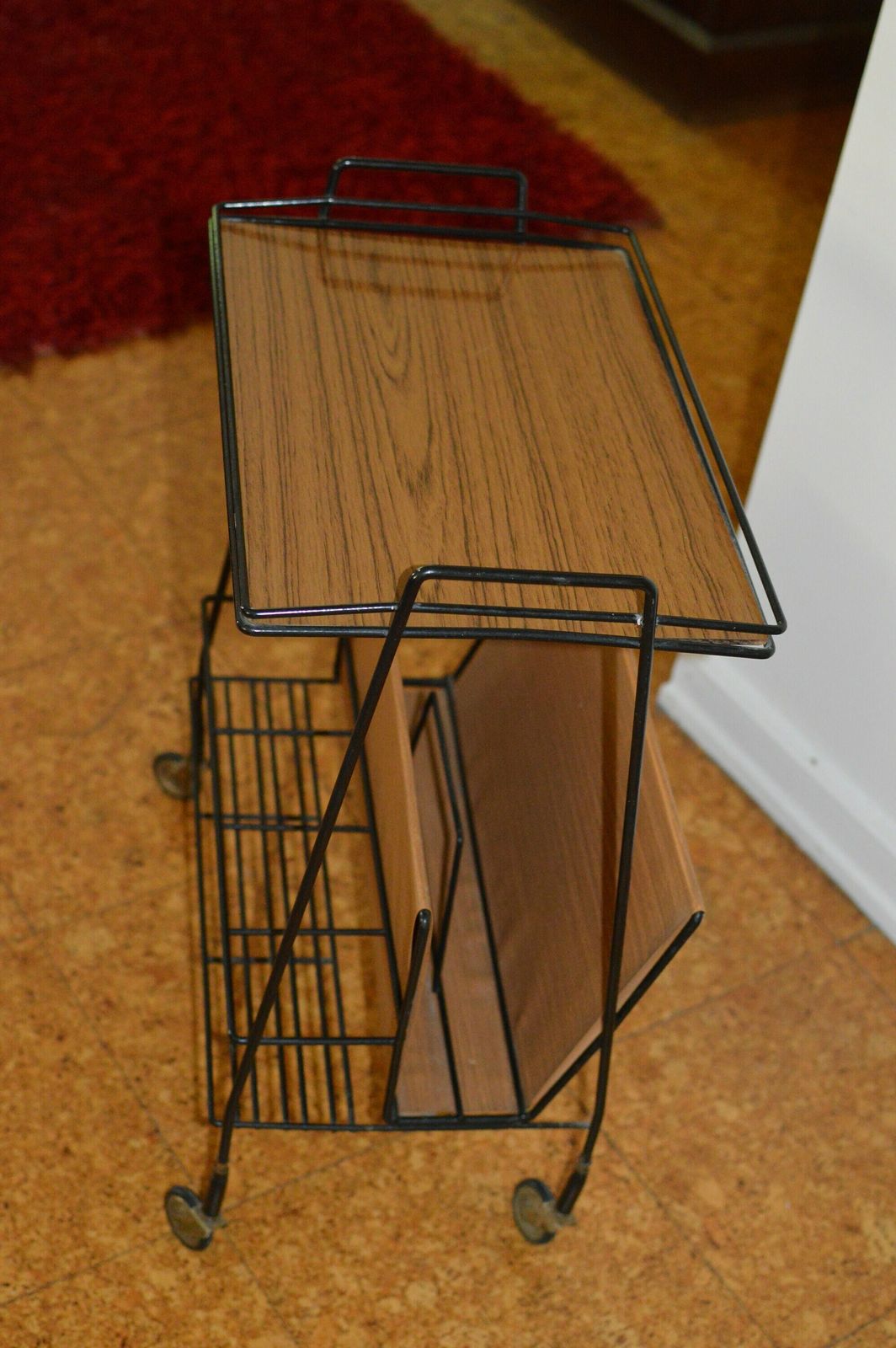 Wicker Magazine Rack / Vintage Magazine Holder / Sweet Vintage photo Home Decor
