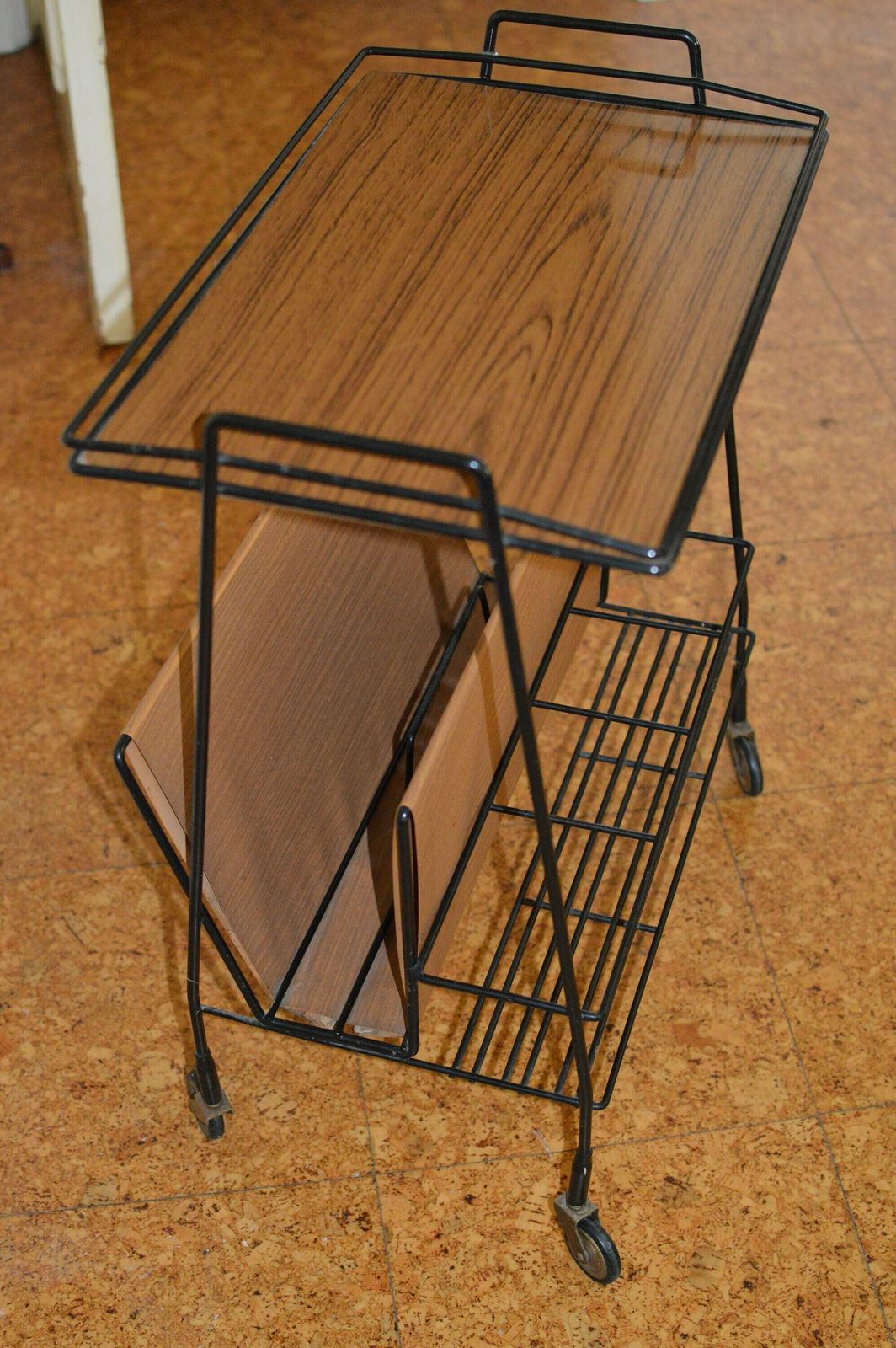 Wicker Magazine Rack / Vintage Magazine Holder / Sweet Vintage photo 195.0