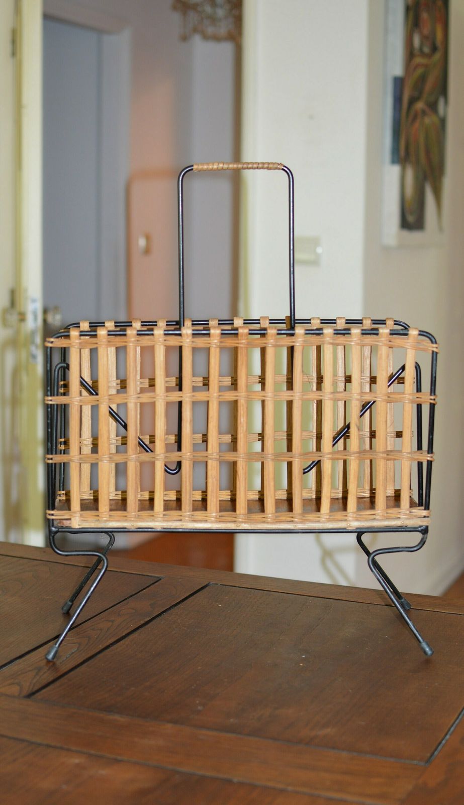 Wicker Magazine Rack / Vintage Magazine Holder / Sweet Vintage photo 92.0