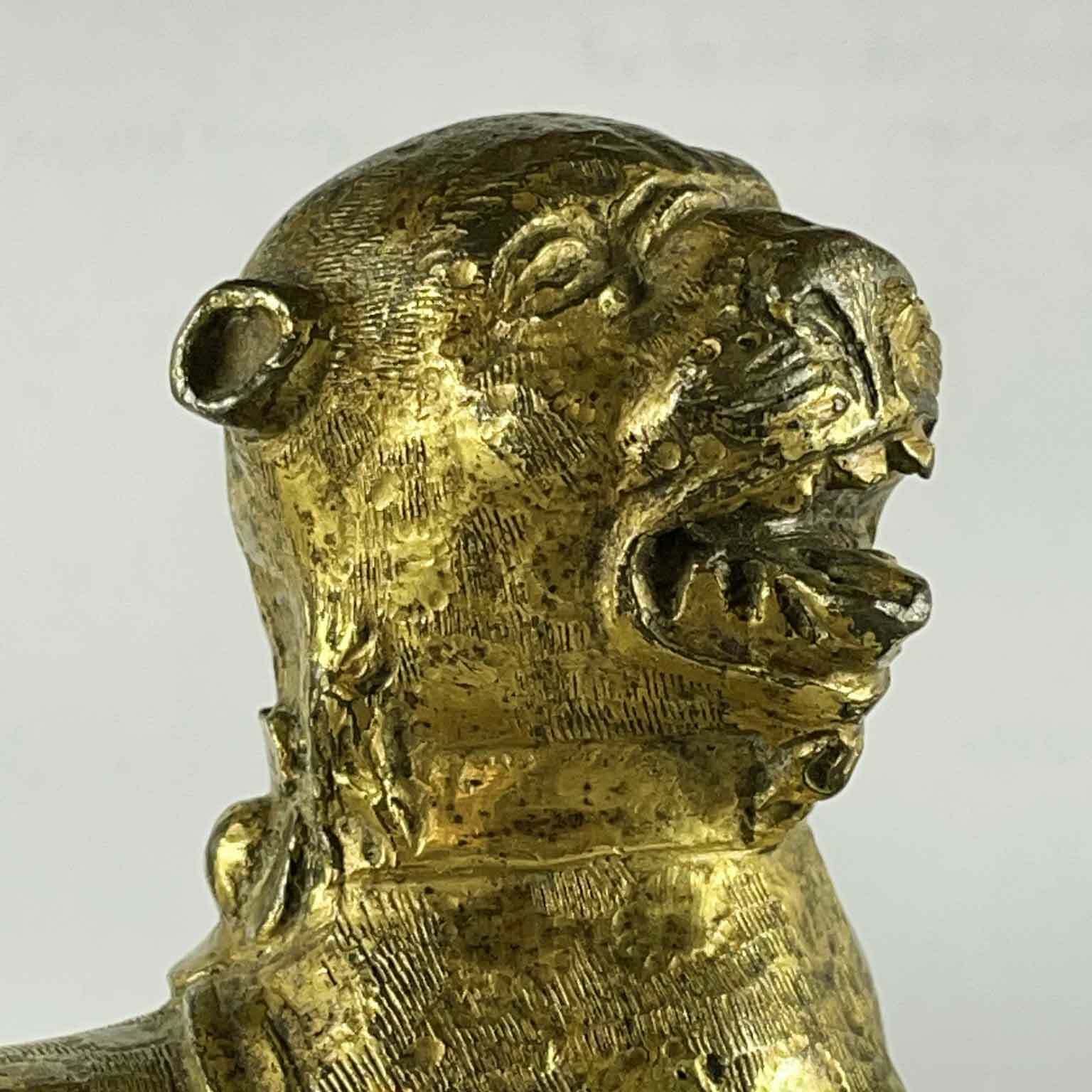 photo furniture Pair Of Stylophorous Lions In Gilded Bronze Nuremberg 1500