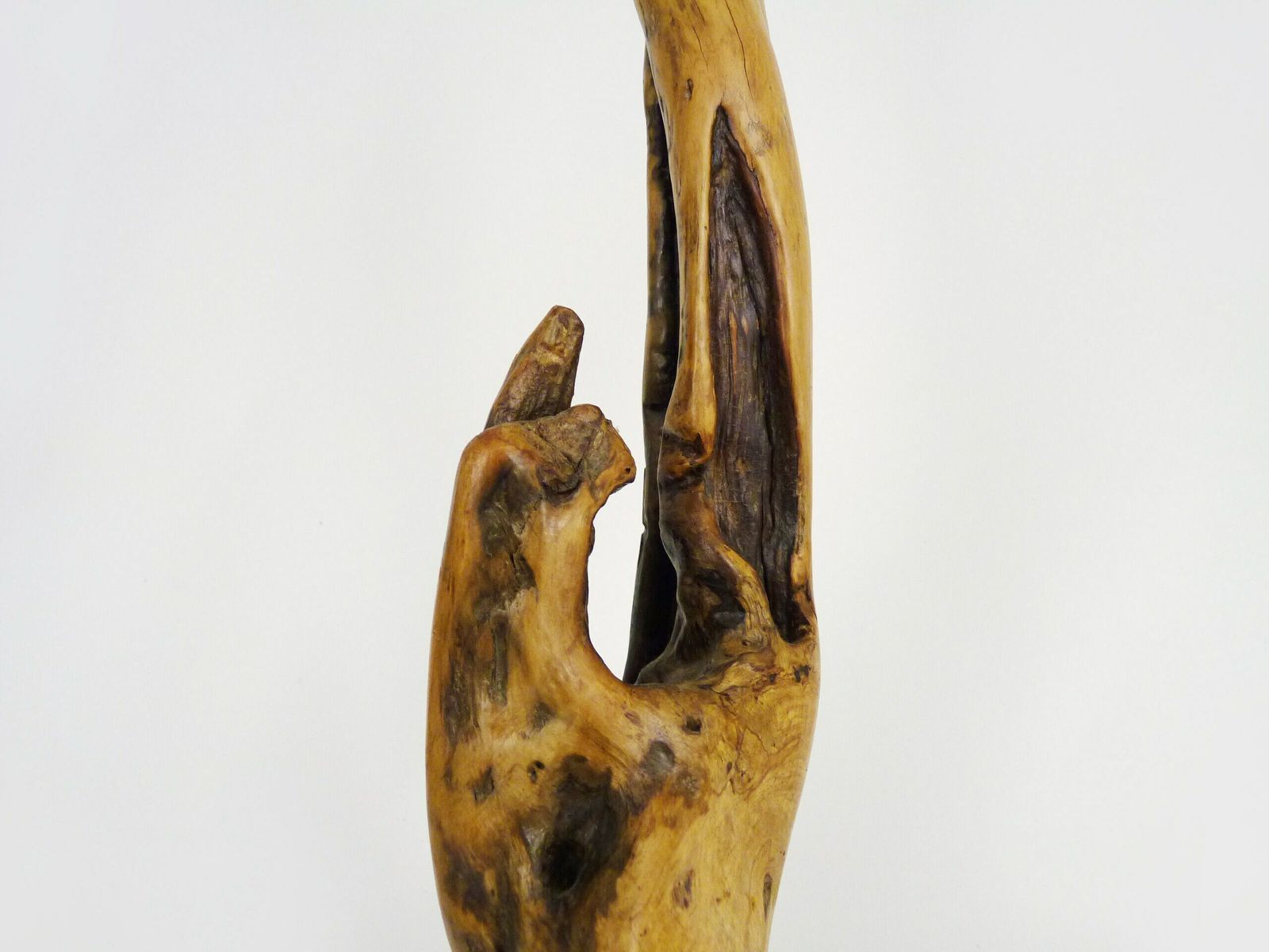 Sculpture en bois abstraite brutaliste. Signée J.M 2010 photo vinterior