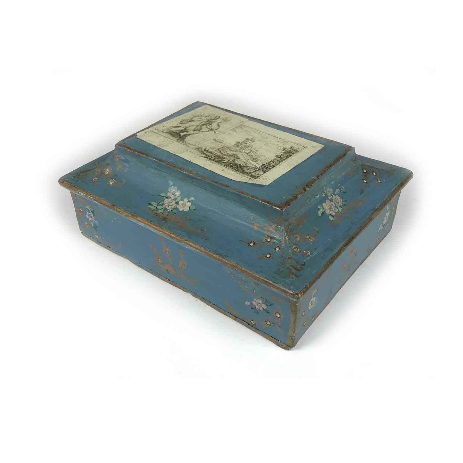 photo furniture Lacquered Box With Fake Paper And Little Flowers, Late 1700s