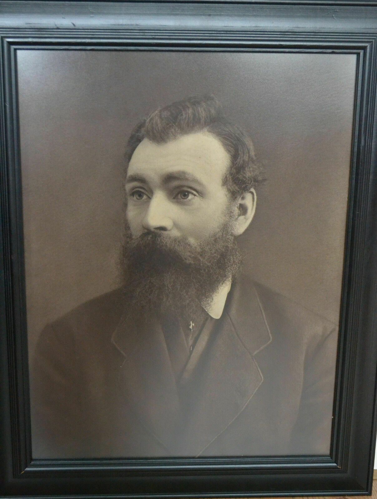 Original Victorian Photograph Of A Bearded Gentleman photo 240.0