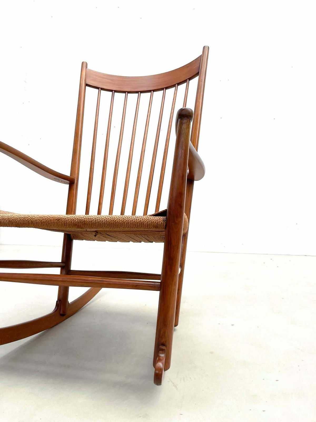 photo furniture Mid Century Modern Scandinavian Rocking Chair Model J16 By Hans Wegner, 1960s