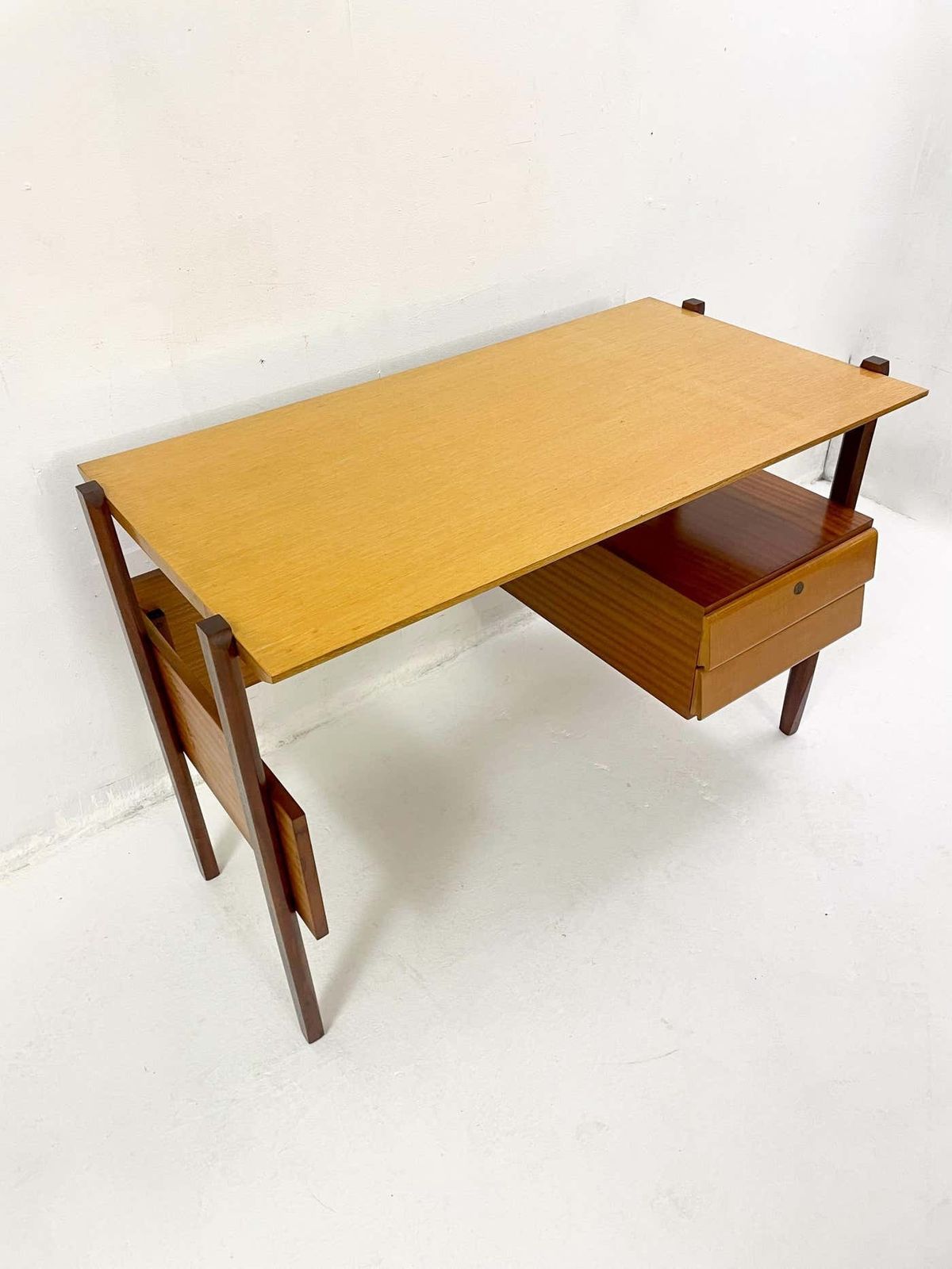 Mid Century Modern Italien Wooden Desk, 1960s photo 2229.0