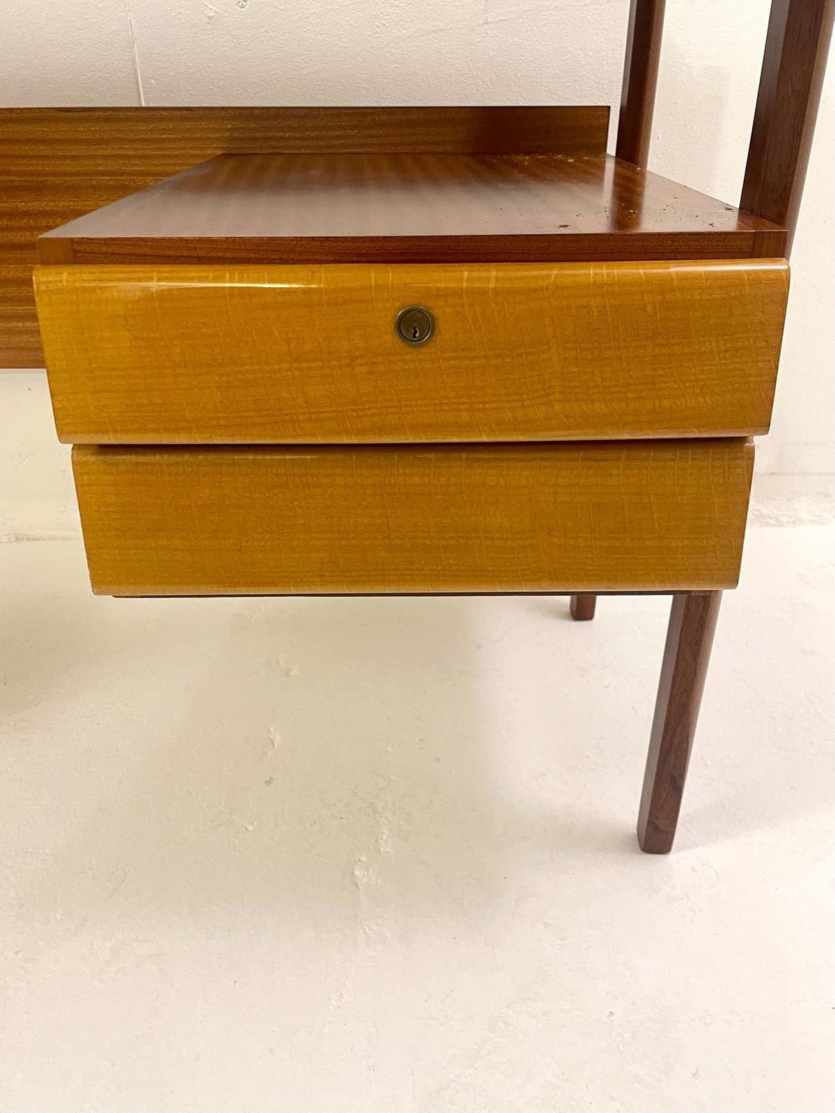 Mid Century Modern Italien Wooden Desk, 1960s photo vinterior