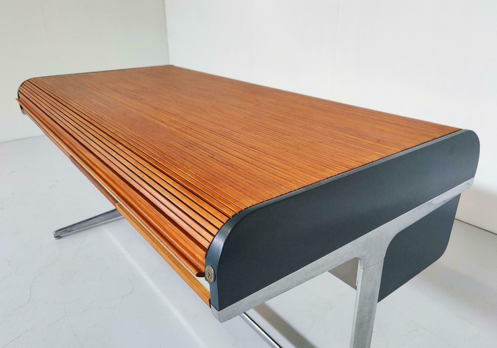 Mid Century Modern Action Office Desk By George Nelson For Herman Miller, 1960s photo vinterior