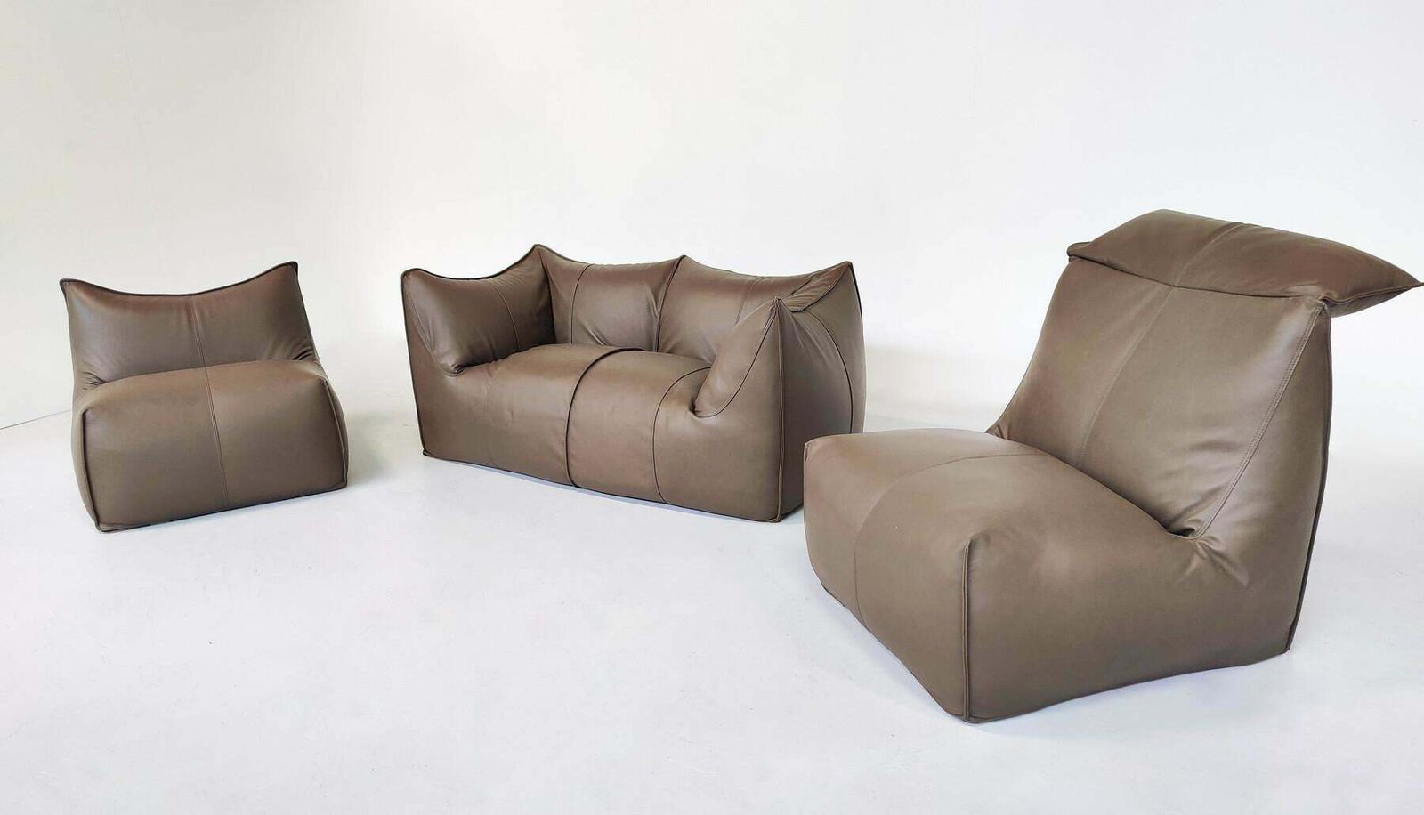 Mid Century Modern Set Of 'Le Bambole' By Mario Bellini For B&B Italia, 1970s photo vinterior