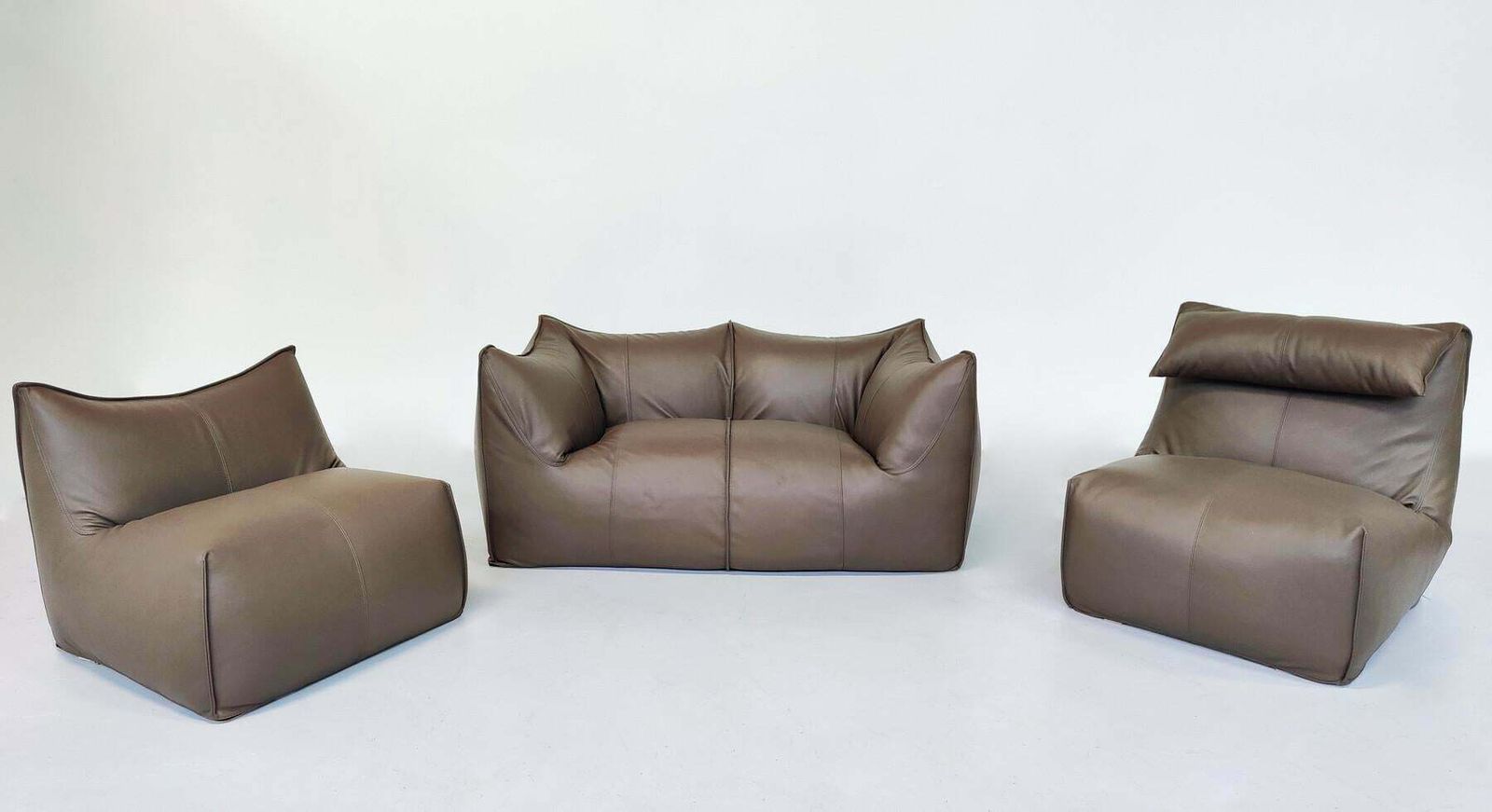 Mid Century Modern Set Of 'Le Bambole' By Mario Bellini For B&B Italia, 1970s photo vintage