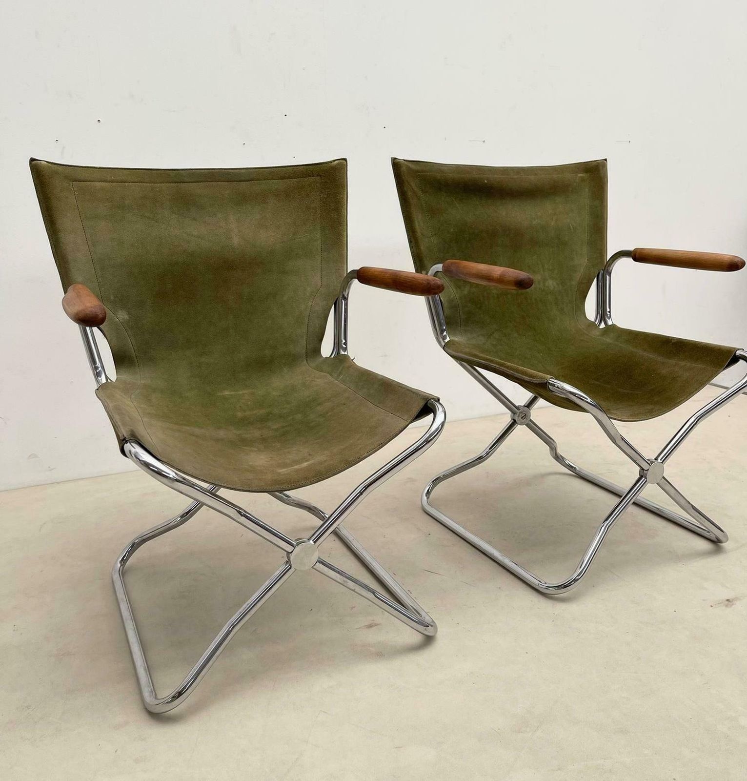 photo vinterior Set Of 4 Mid Century Wood Metal And Green Canvas Folding Armchairs