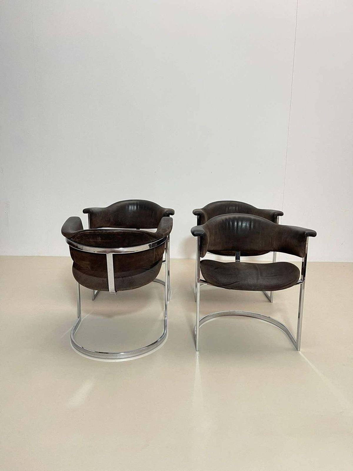 photo vintage Pair Of Chrome & Leather Armchairs By Vittorio Introini For Mario Sabot, 1970s