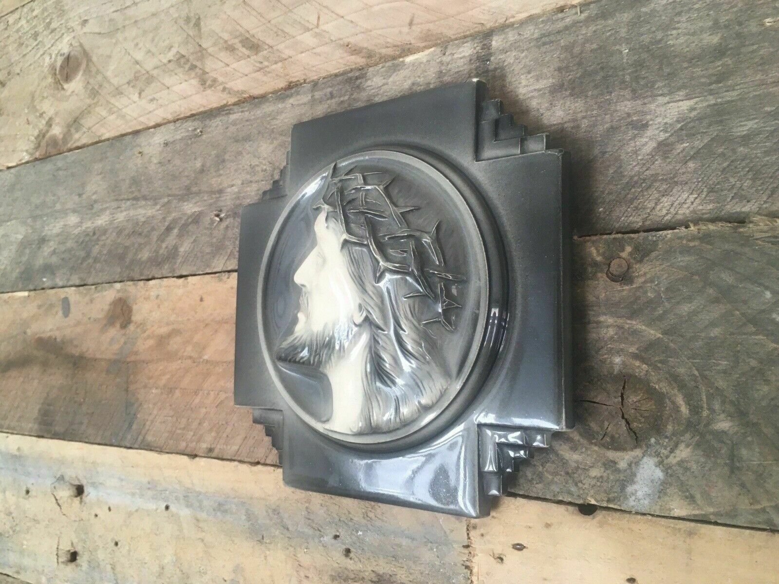 photo vintage Vintage Art Deco Style Jesus Christ Pottery Wall Plaque Religious After S. Norga