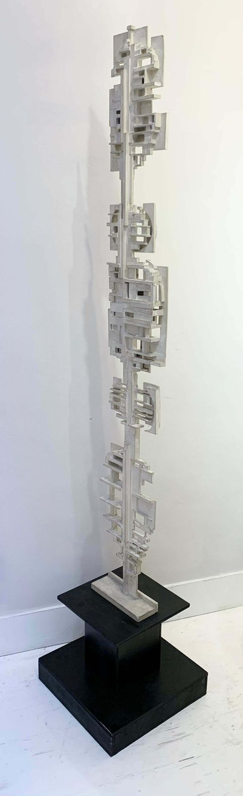 photo furniture Mid Century White Wood Totem Sculpture By André Pailler, France 1970s