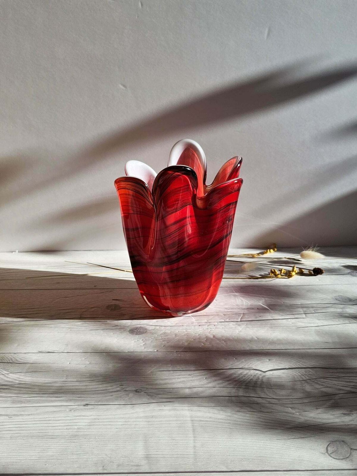 Hokuyo Glassworks, Scarlet Striped 6 Lobed Cased Anemone Fazzoletto Vase, 1960s 70s, Japanese photo buy