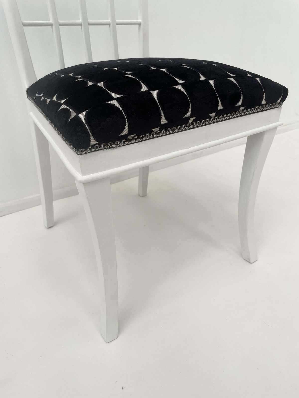 Set Of 12 Art Deco Style Chairs, White Wood And Fabric photo Furniture