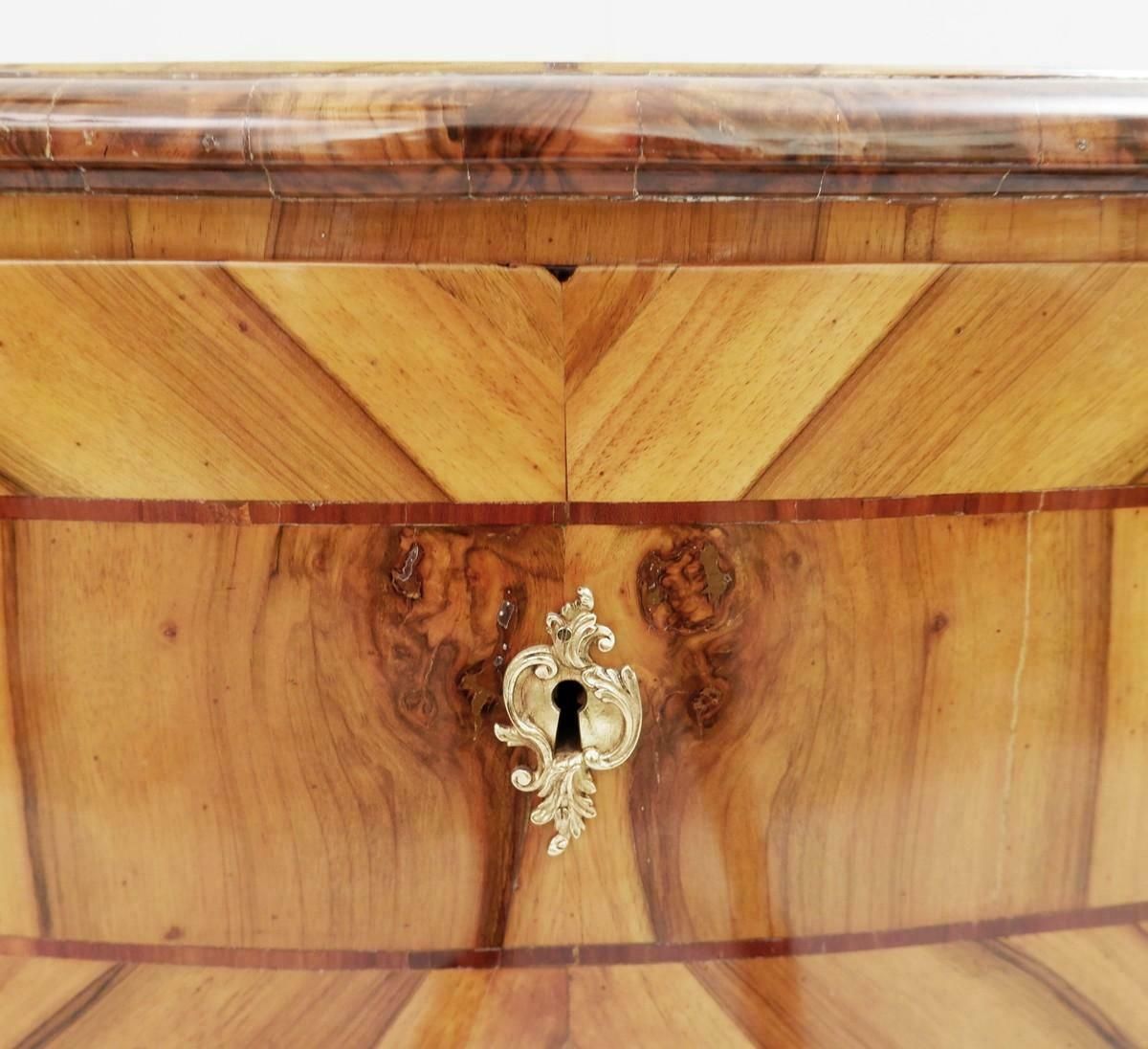 photo furniture 18th Century German Chest Of Drawers In Walnut