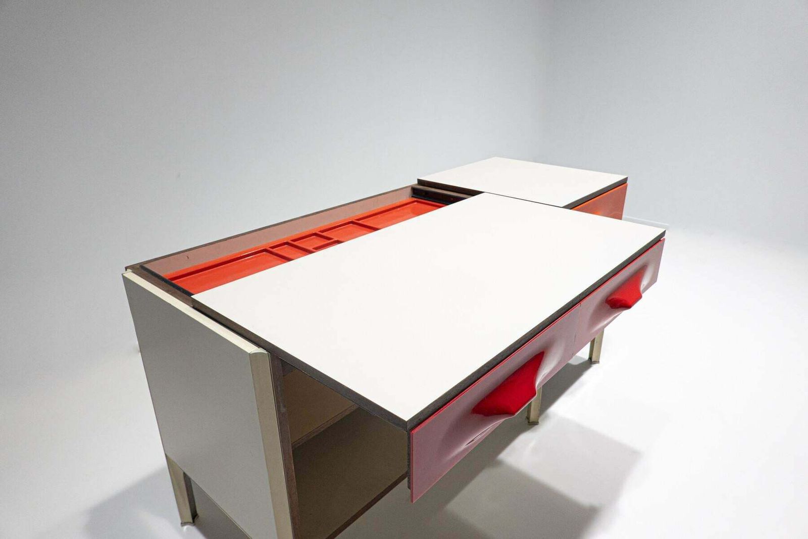 Mid Century Modern Desk With Sliding Top By Raymond Loewy, 1960s photo buy