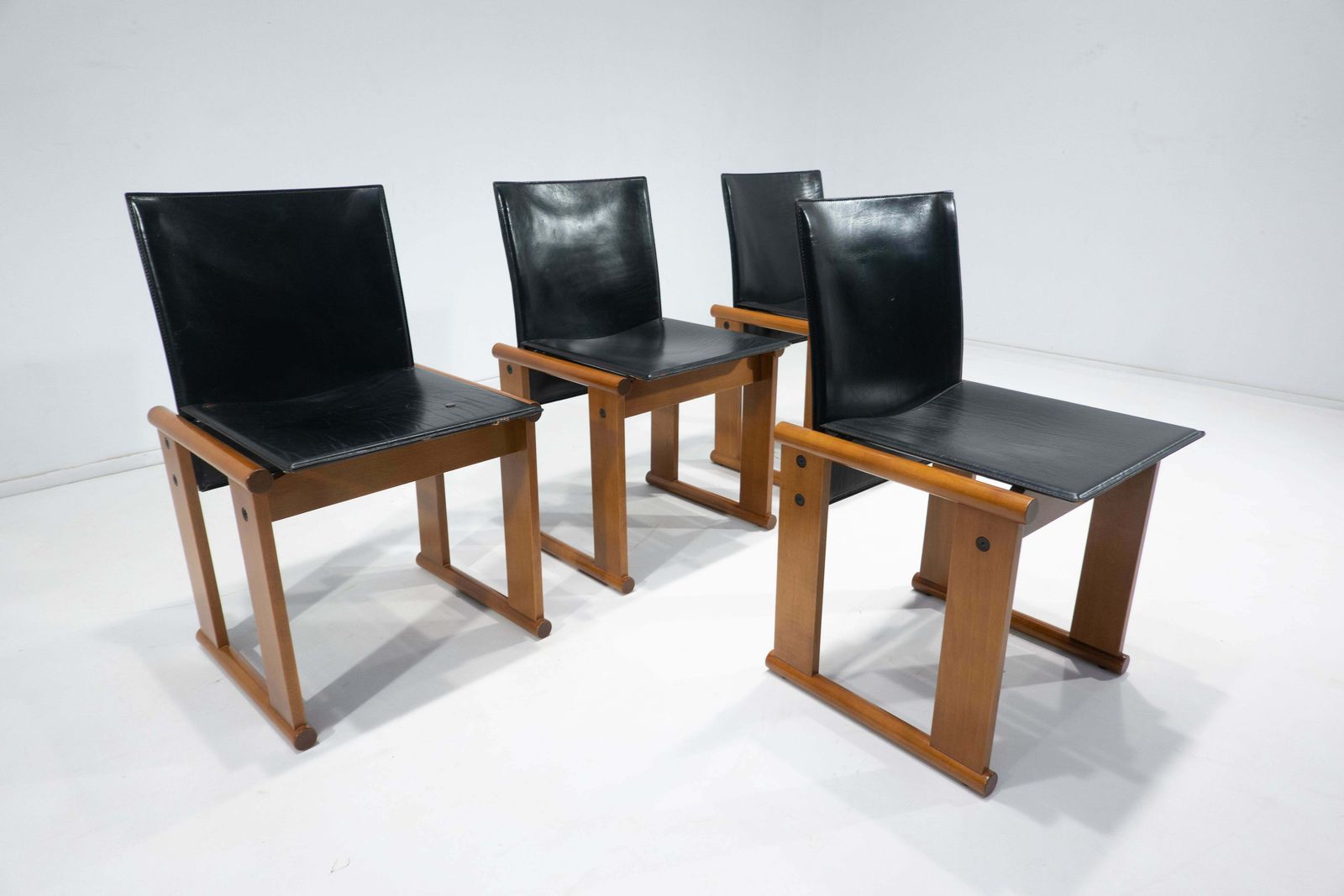 Mid Century Modern Set Of 4 Chairs By Afra And Tobia Scarpa, Italy, 1960s photo 5094.0
