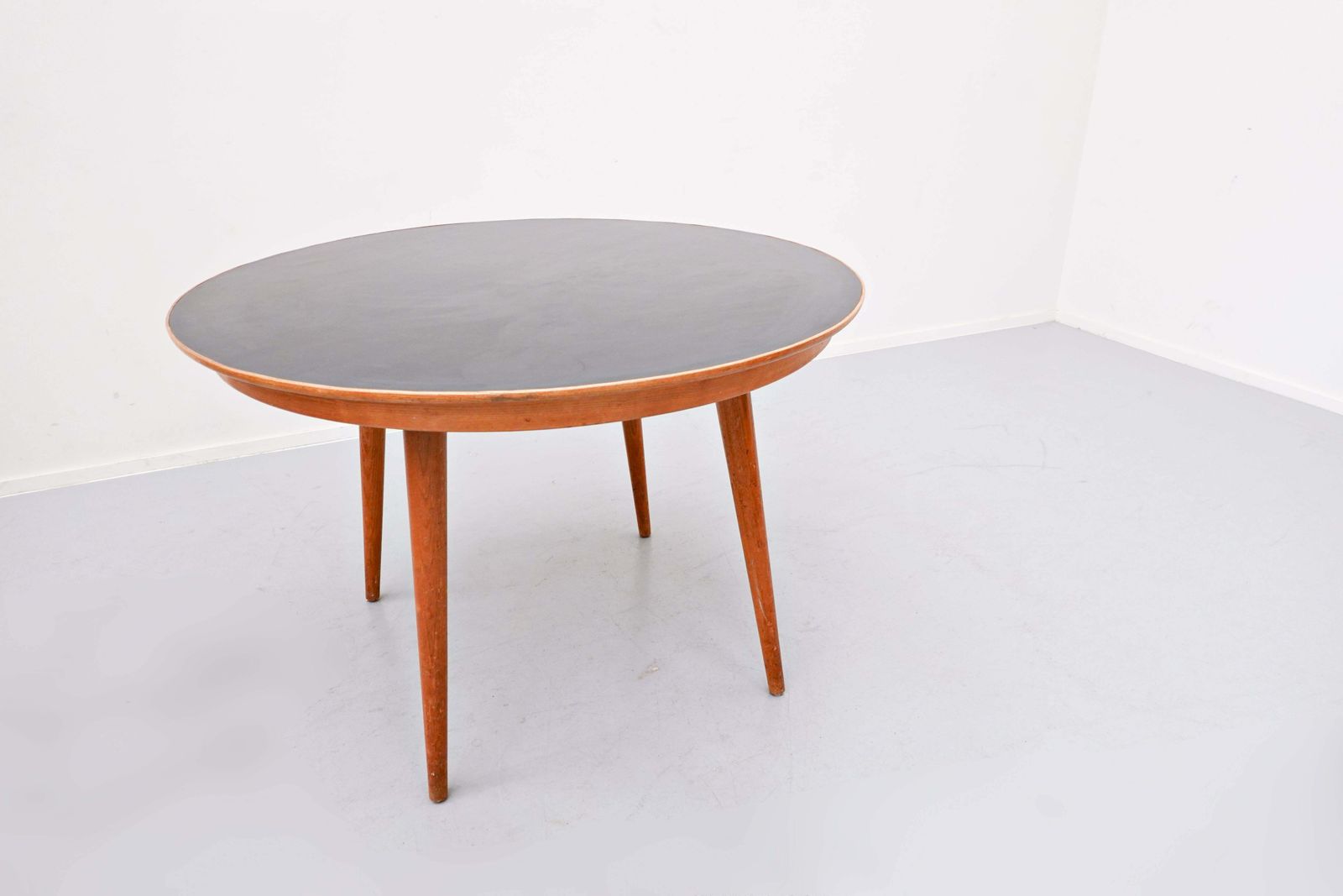 Mid Century Modern Coffee Table Model "Dreirundtisch" By Max Bill, Swiss 1949 photo for sale