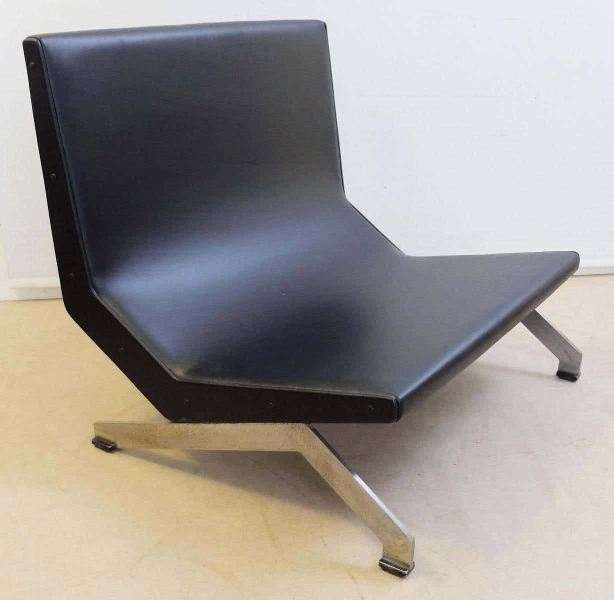 Futurist Pair Of Armchairs By Giulio Moscatelli For Forma Nova, Italy, 1960s photo vinterior