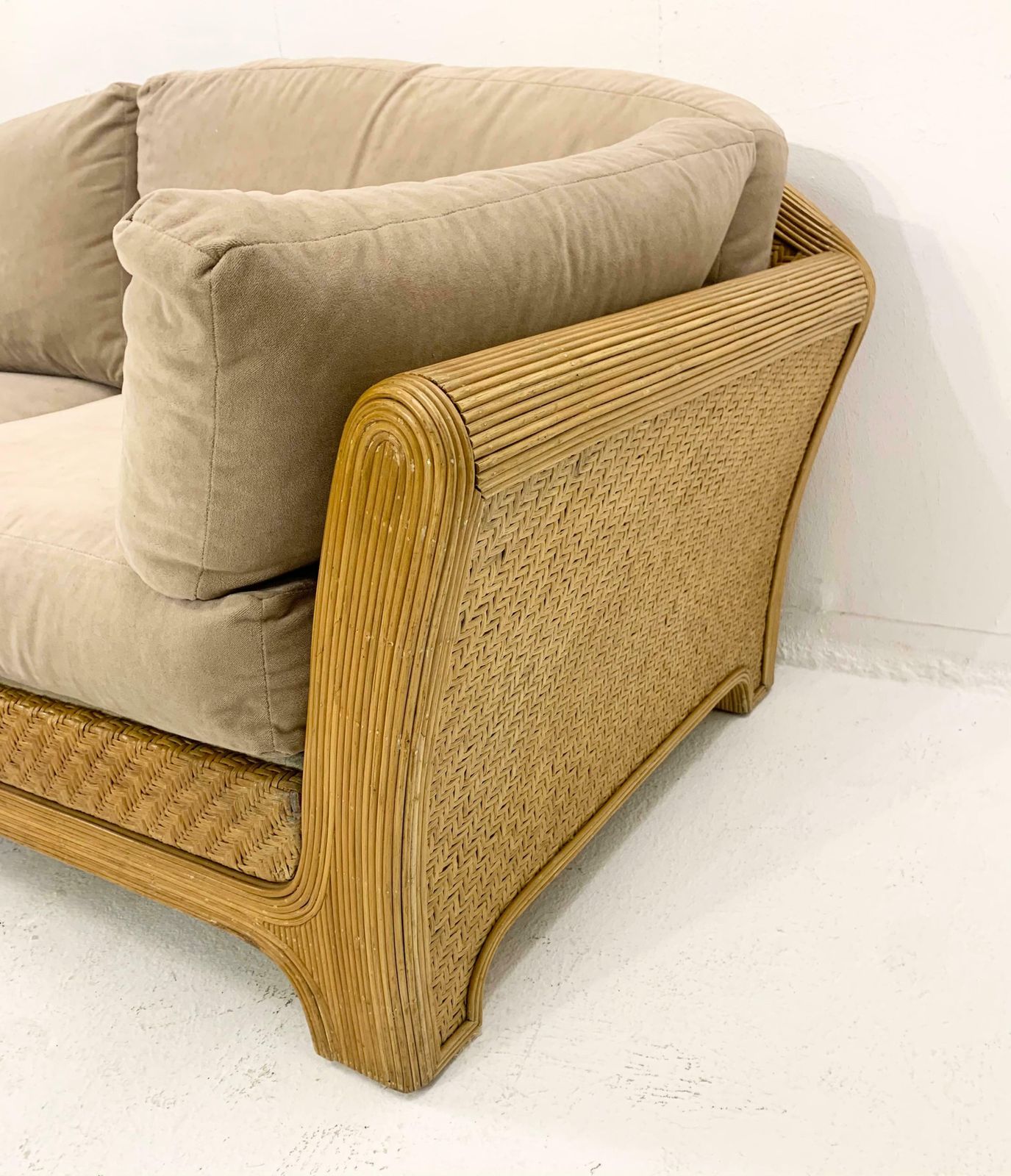 Mid Century Rattan Sofa 1960s, Vintage photo furniture
