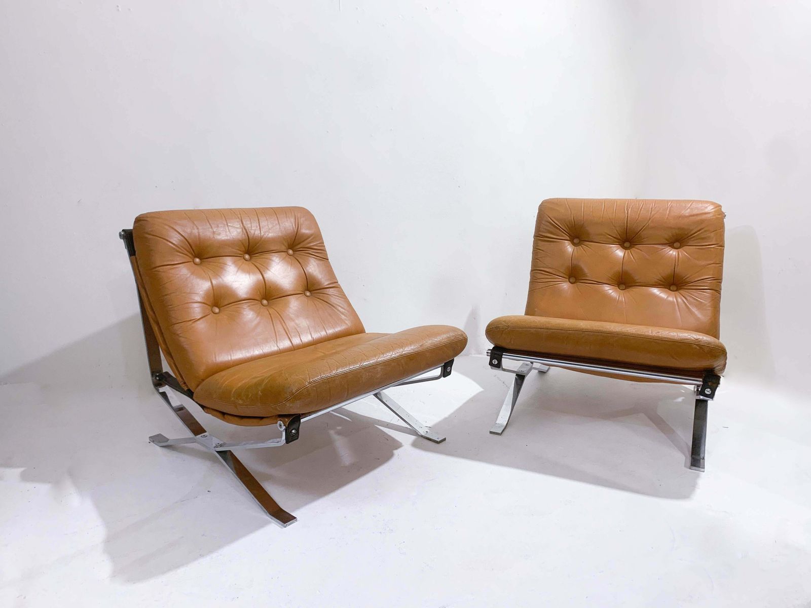 Mid Century Modern Pair Of Italian Armchairs, Original Leather, Mim, 1960s photo furniture