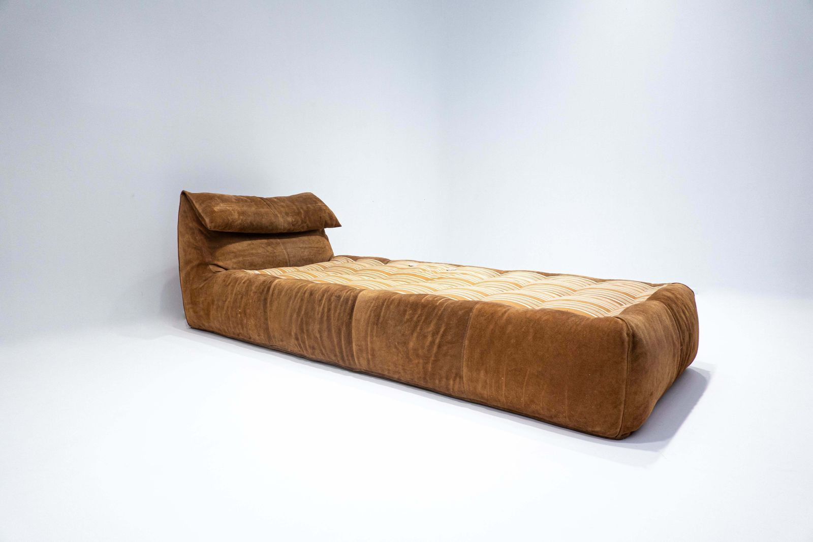 Mid Century Modern Bambole Daybed By Mario Bellini, Suede, C&B Italia, 1970s photo furniture