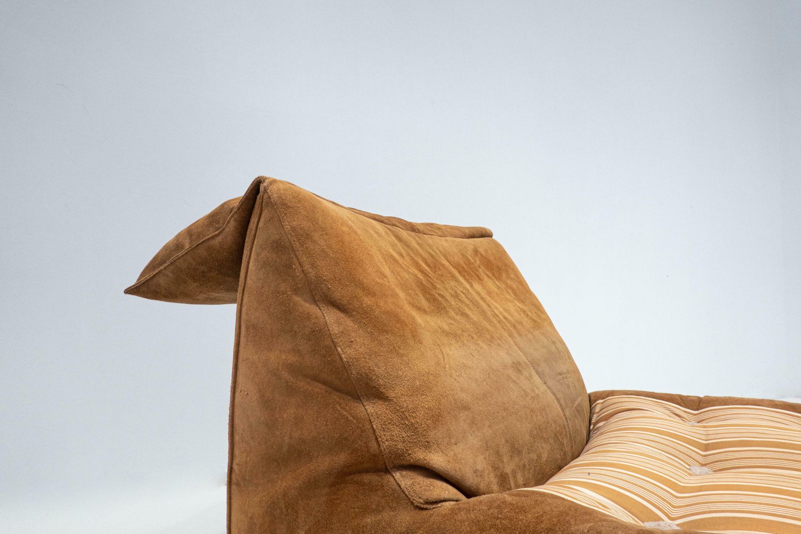 Mid Century Modern Bambole Daybed By Mario Bellini, Suede, C&B Italia, 1970s photo vintage