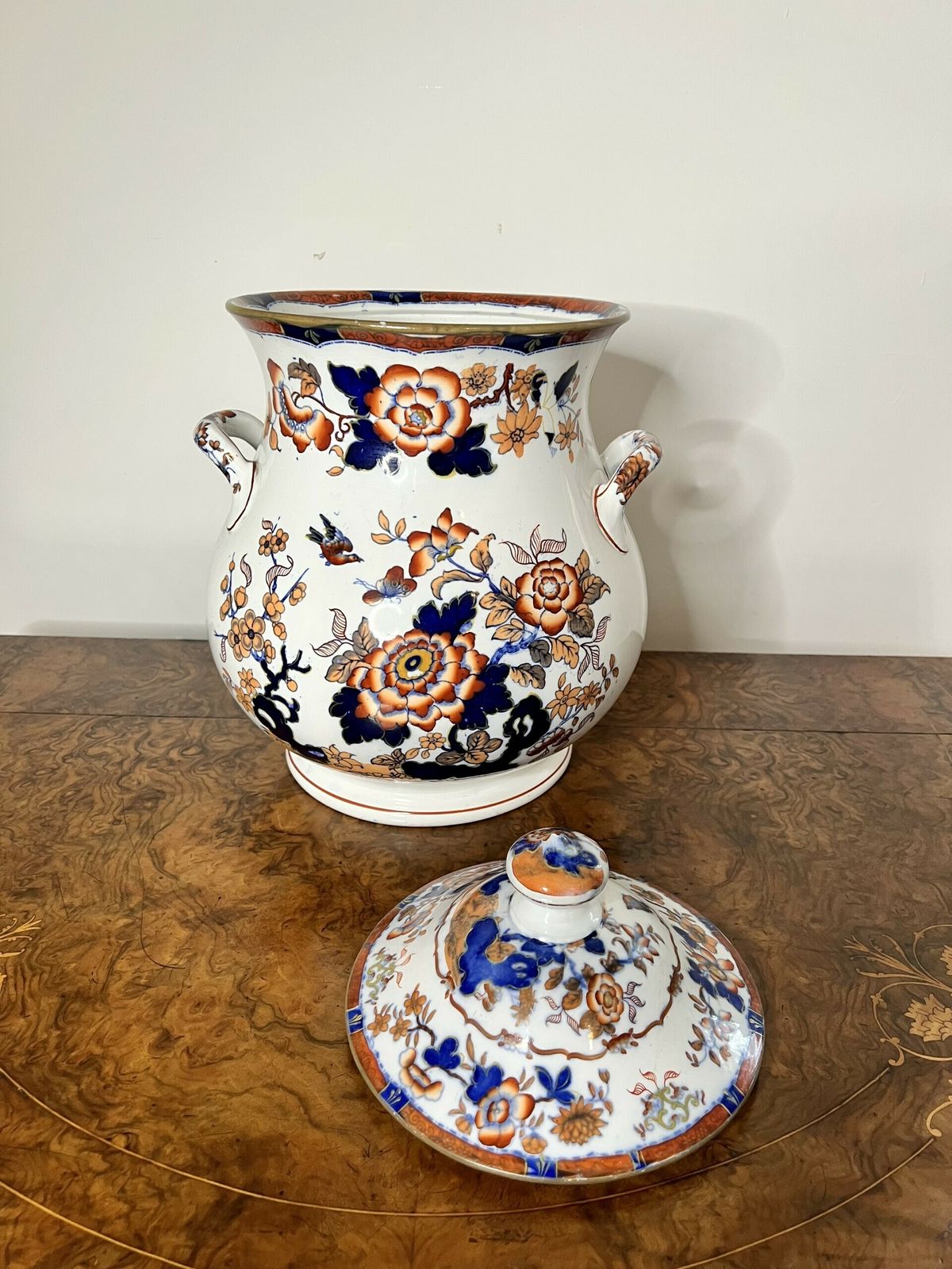 Unusual Large Antique Japanese Imari Lidded Vase photo vinterior